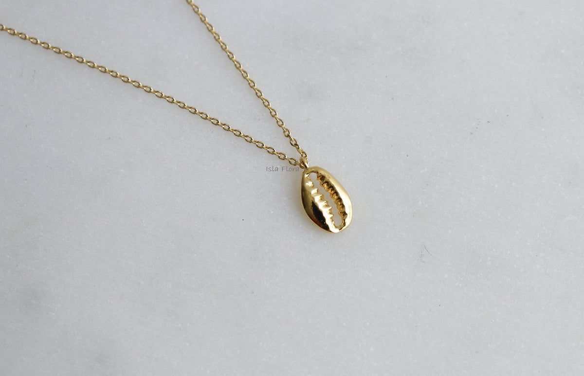 Isla Flora Cowrie Seashell Necklace