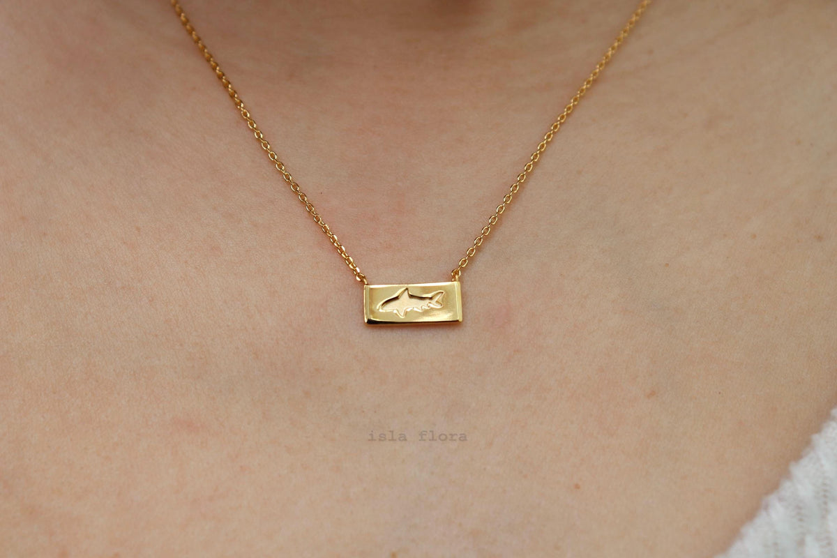 Isla Flora Shark Rectangle Bar Necklace
