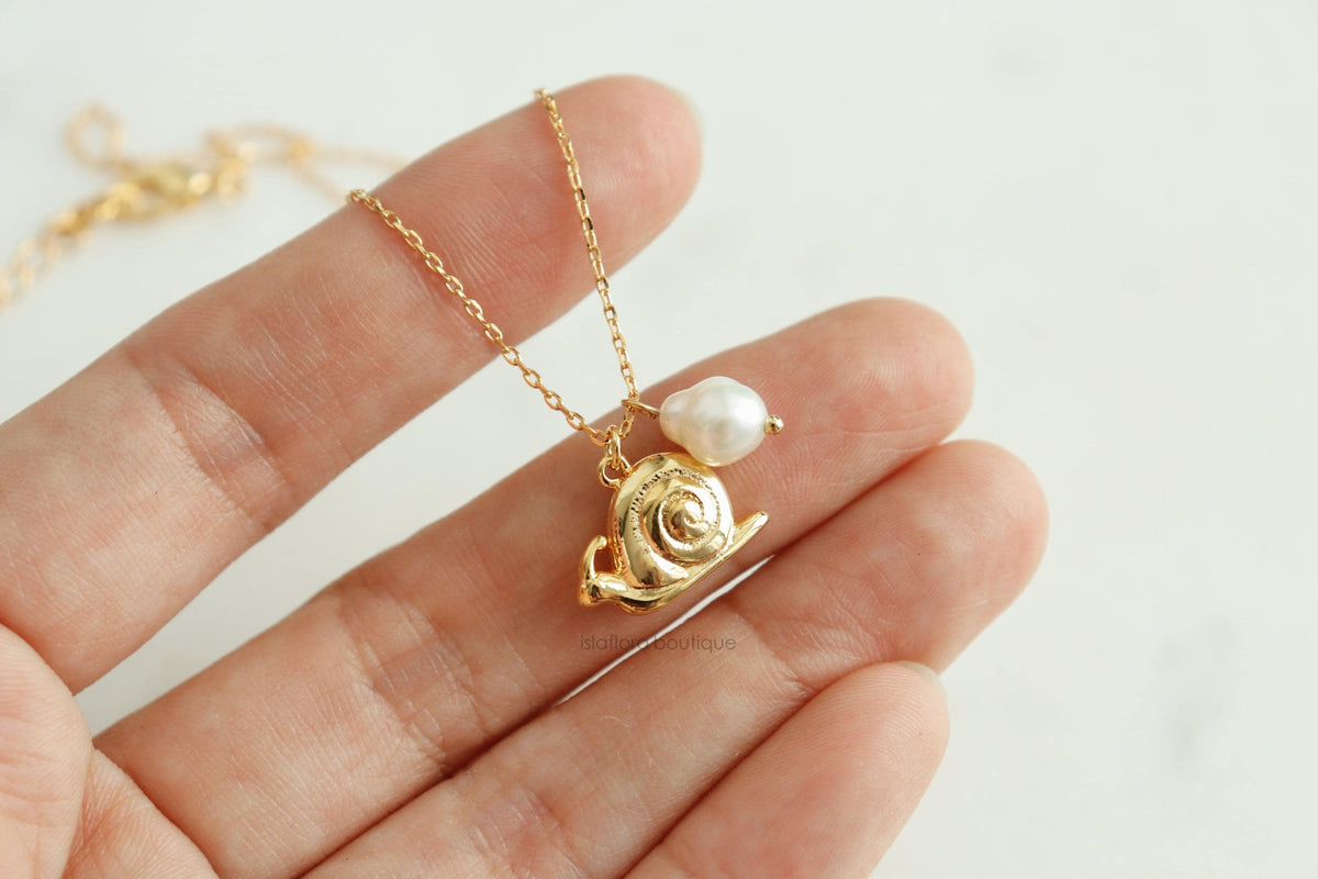Isla Flora Freshwater Pearl Snail Charm Necklace