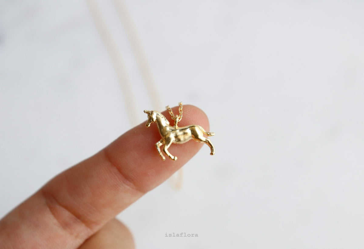 Isla Flora Dainty Unicorn Necklace