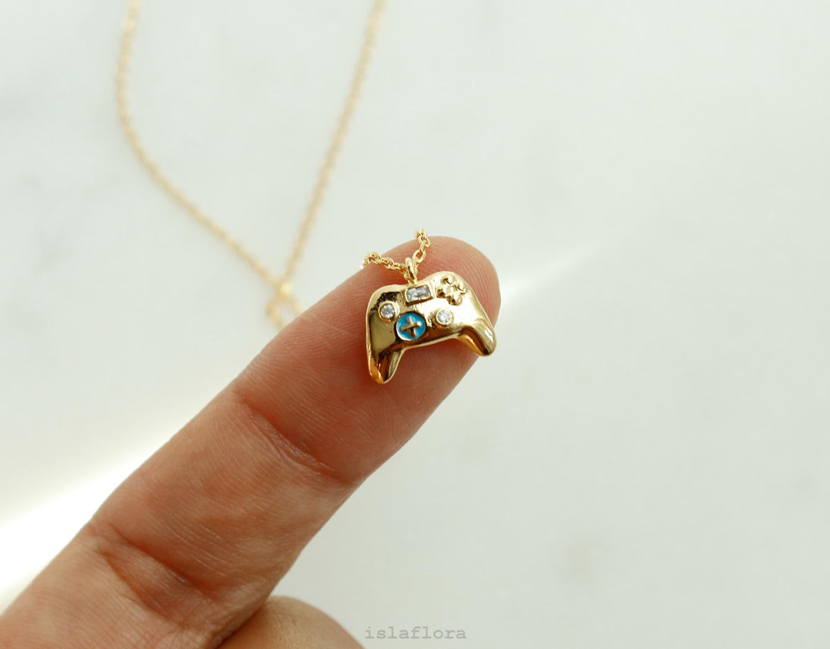 Isla Flora Game Controller Necklace