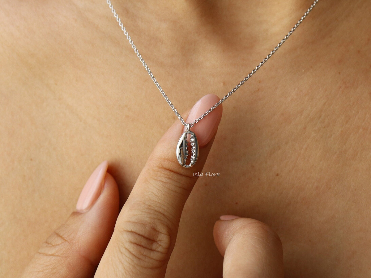 Isla Flora Cowrie Seashell Necklace