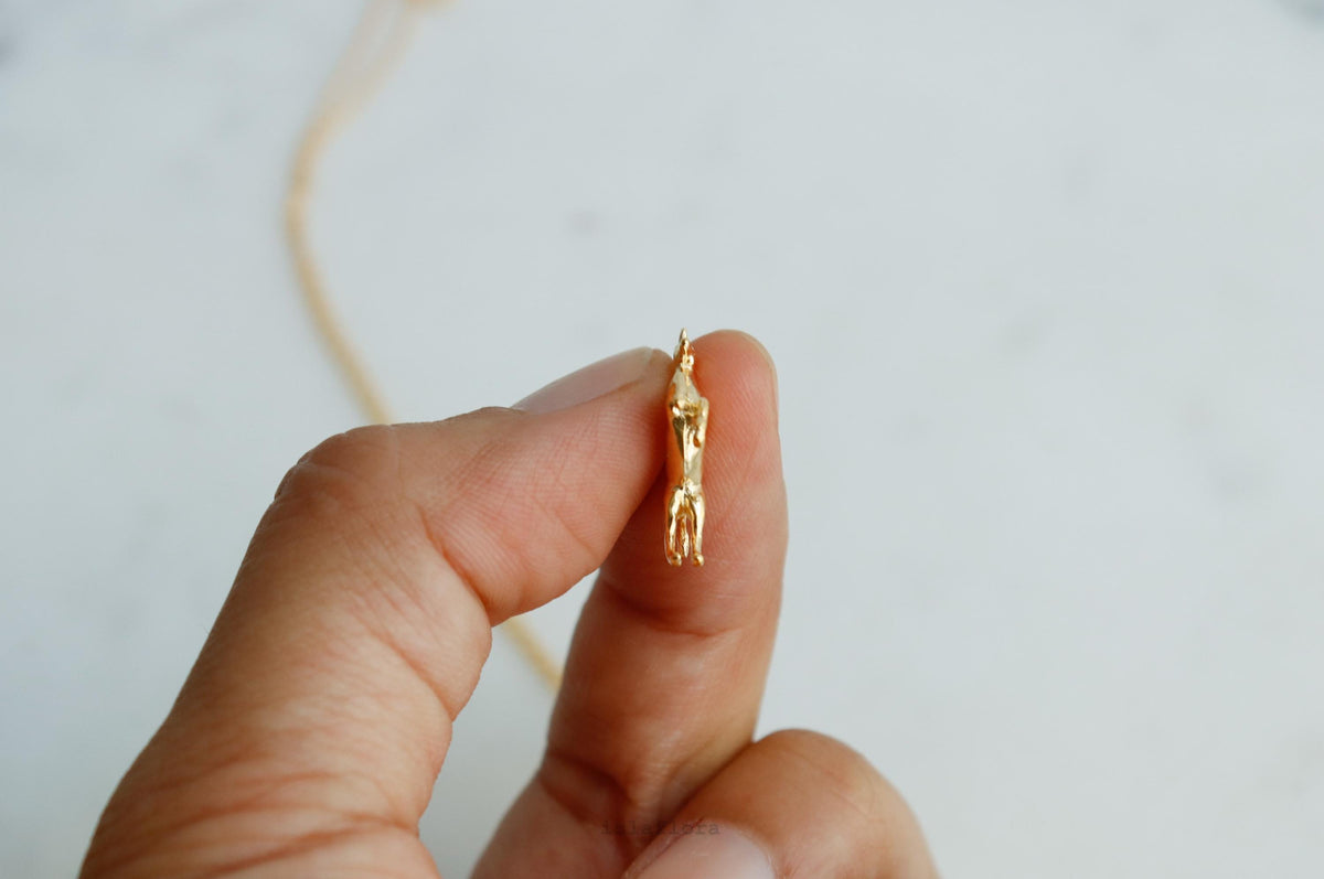 Isla Flora Dainty Unicorn Necklace