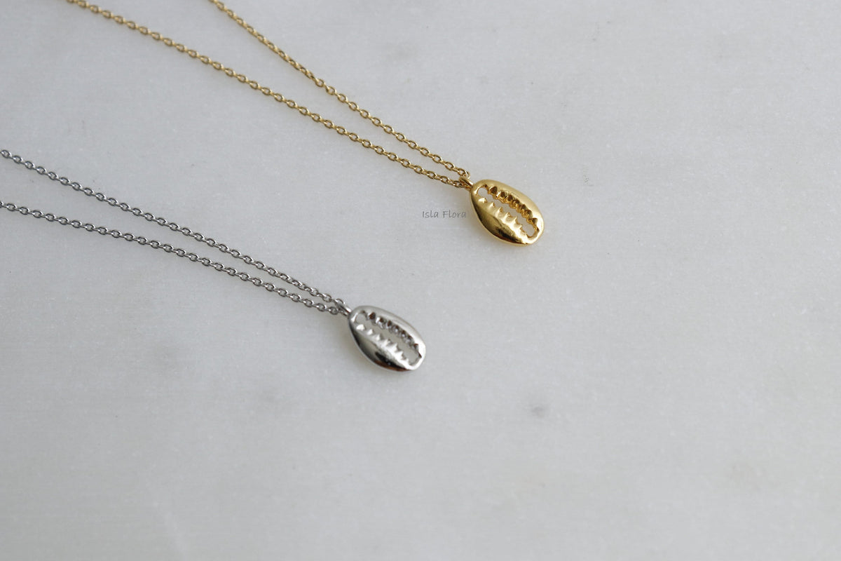 Isla Flora Cowrie Seashell Necklace