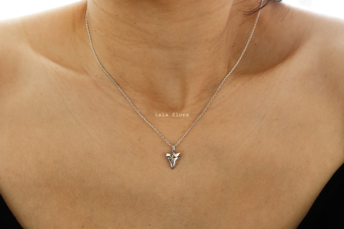 Isla Flora Dainty Shark Tooth Necklace