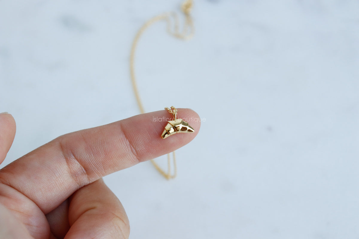 Isla Flora Dainty Croissant Pendant Necklace