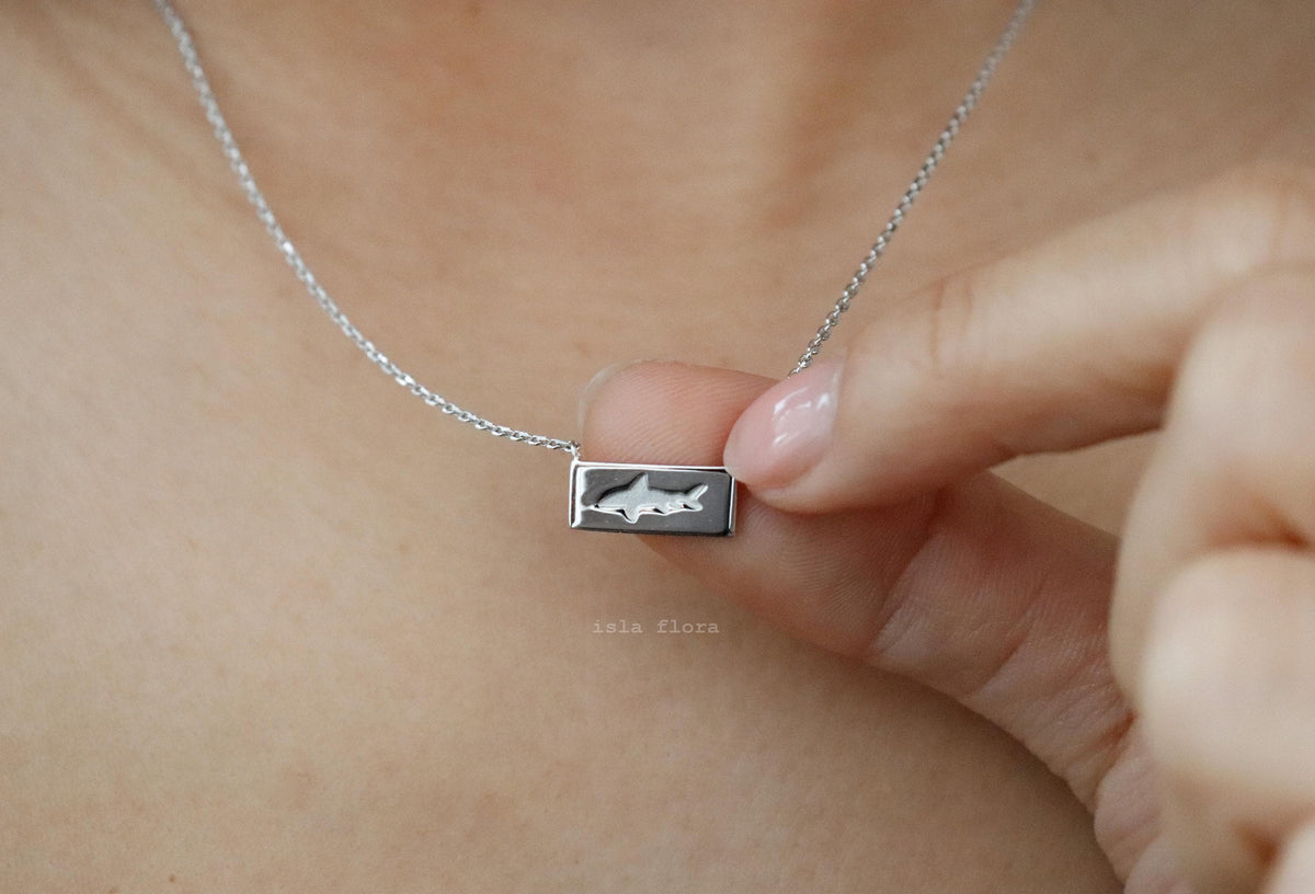 Isla Flora Shark Rectangle Bar Necklace
