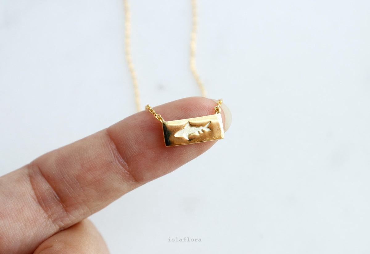 Isla Flora Shark Rectangle Bar Necklace