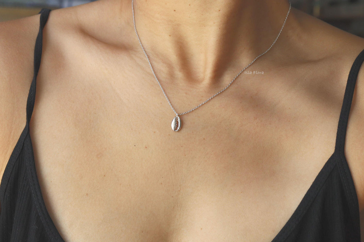 Isla Flora Cowrie Seashell Necklace