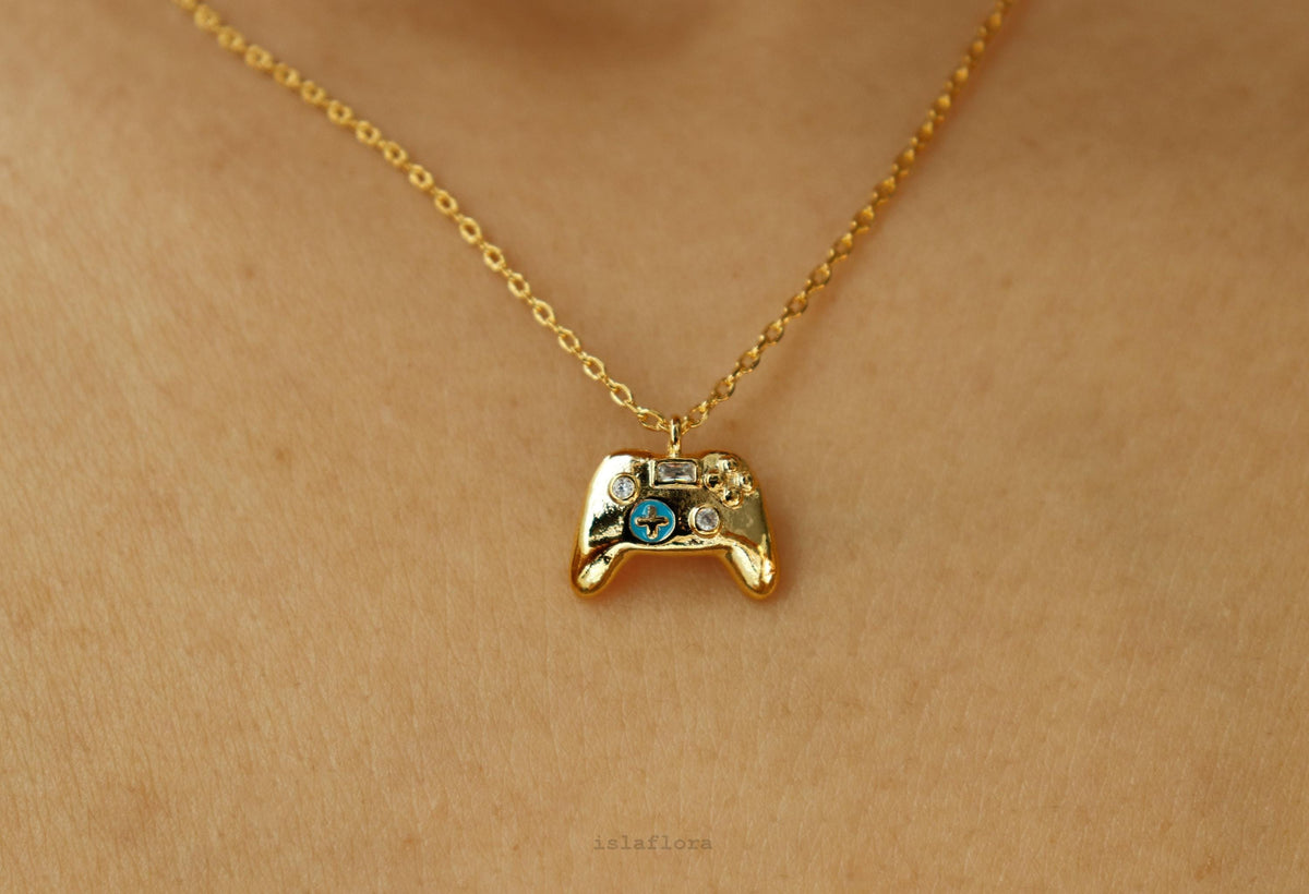 Isla Flora Game Controller Necklace