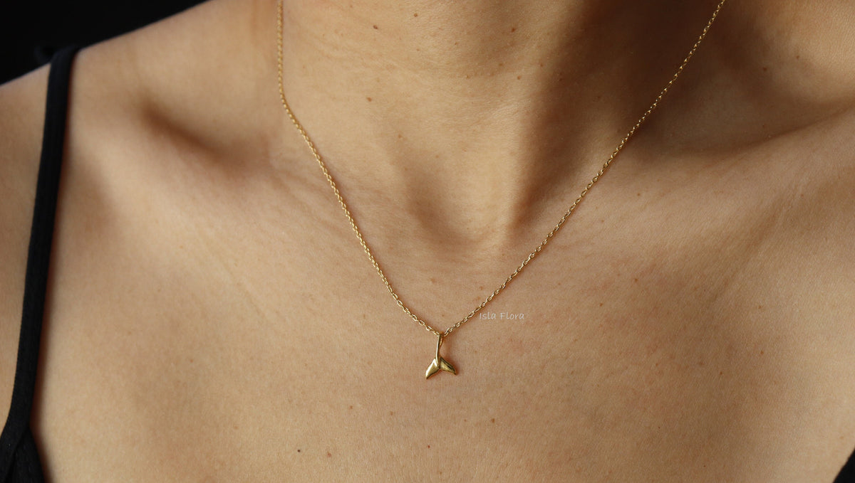 Simple Thin Fish Tail Charm Necklace