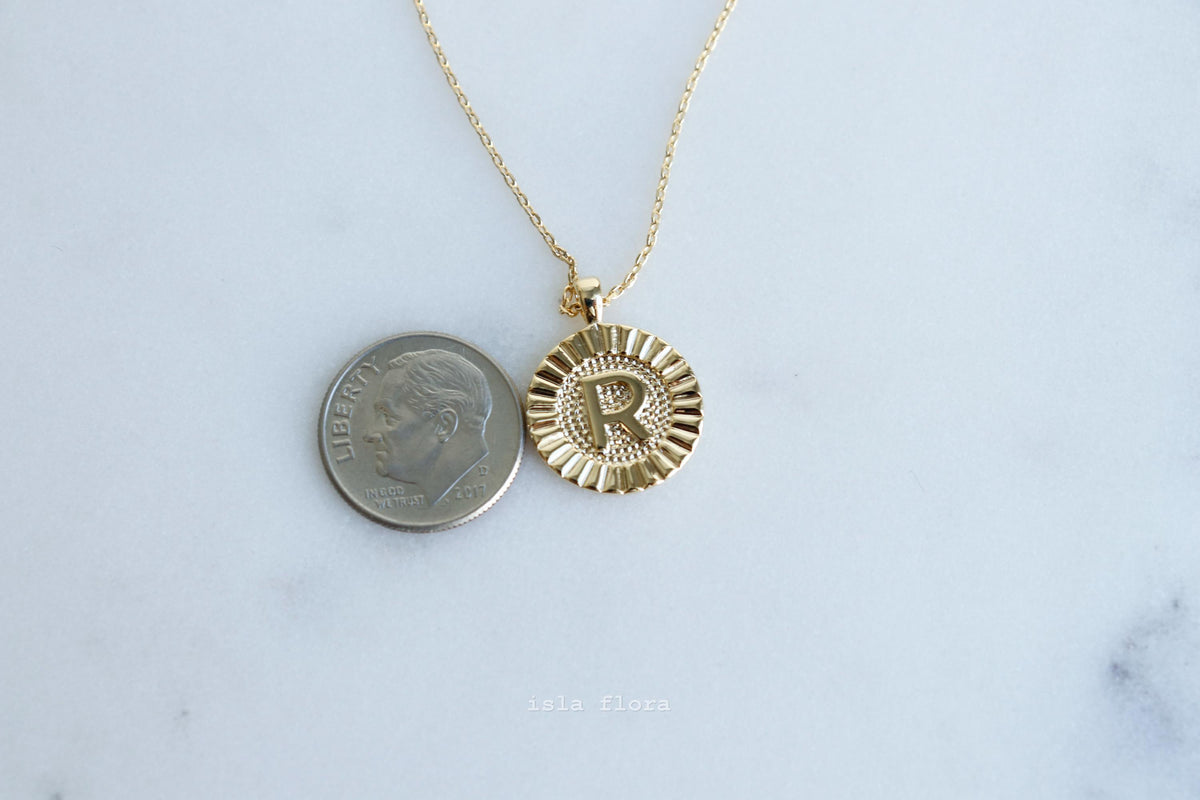 Letter R Fluted Medallion Pendant Necklace