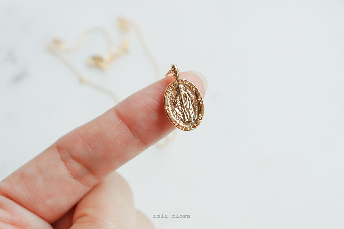 St Patrick Oval Pendant Necklace from Isla Flora