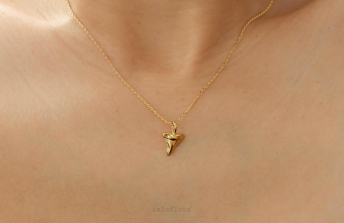 Isla Flora Dainty Shark Tooth Necklace