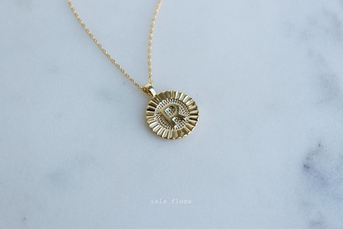 Letter R Fluted Medallion Pendant Necklace